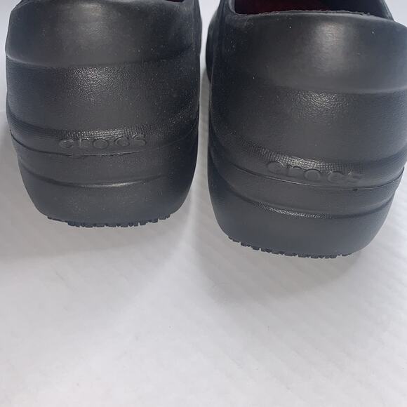 CROCS Women’s Neria Pro ll Slip-Resistant Work Clog. Black/Red interior. Size 9 - Picture 10 of 13